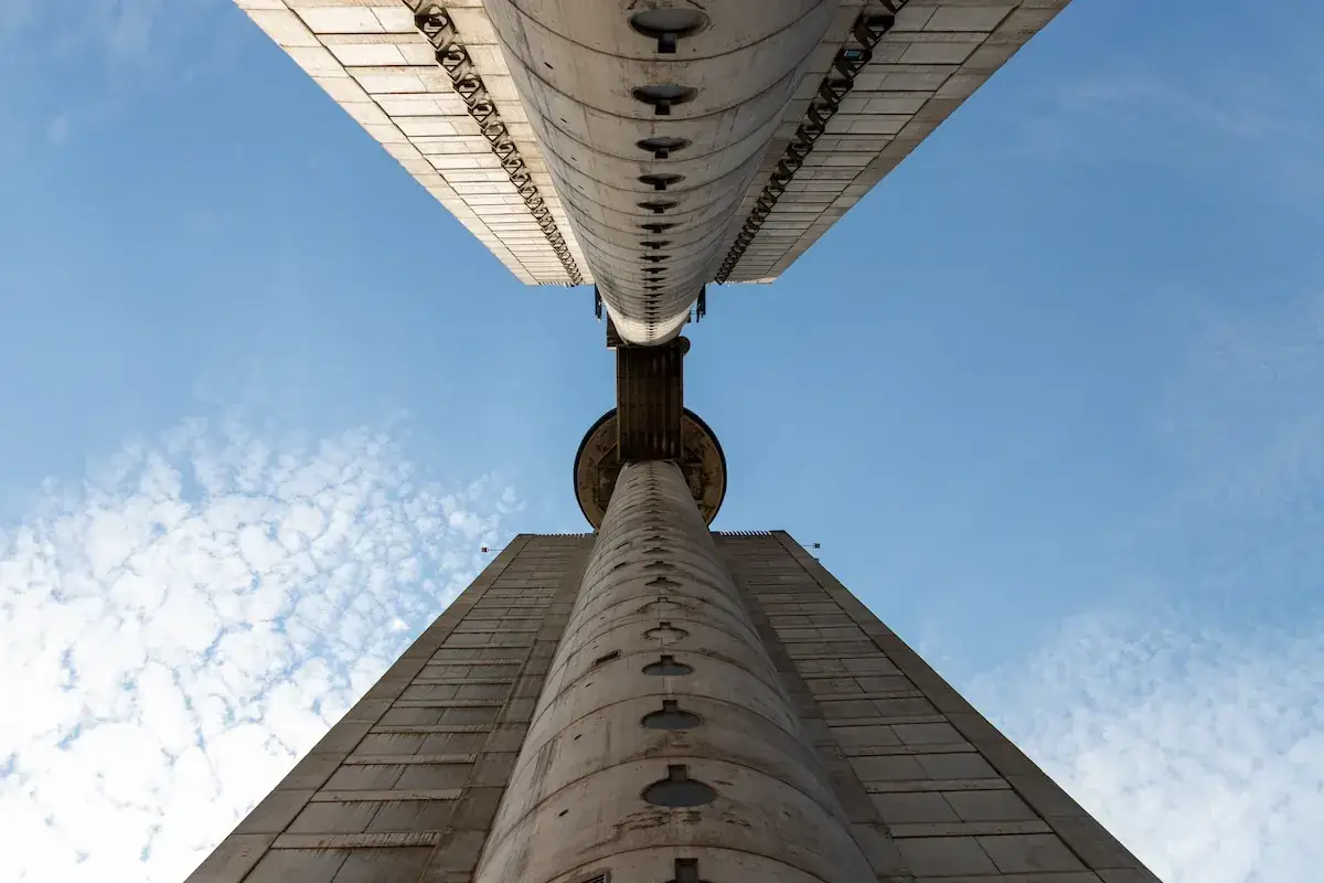 Genex-toren, brutalistisch wooncomplex in Nieuw-Belgrado